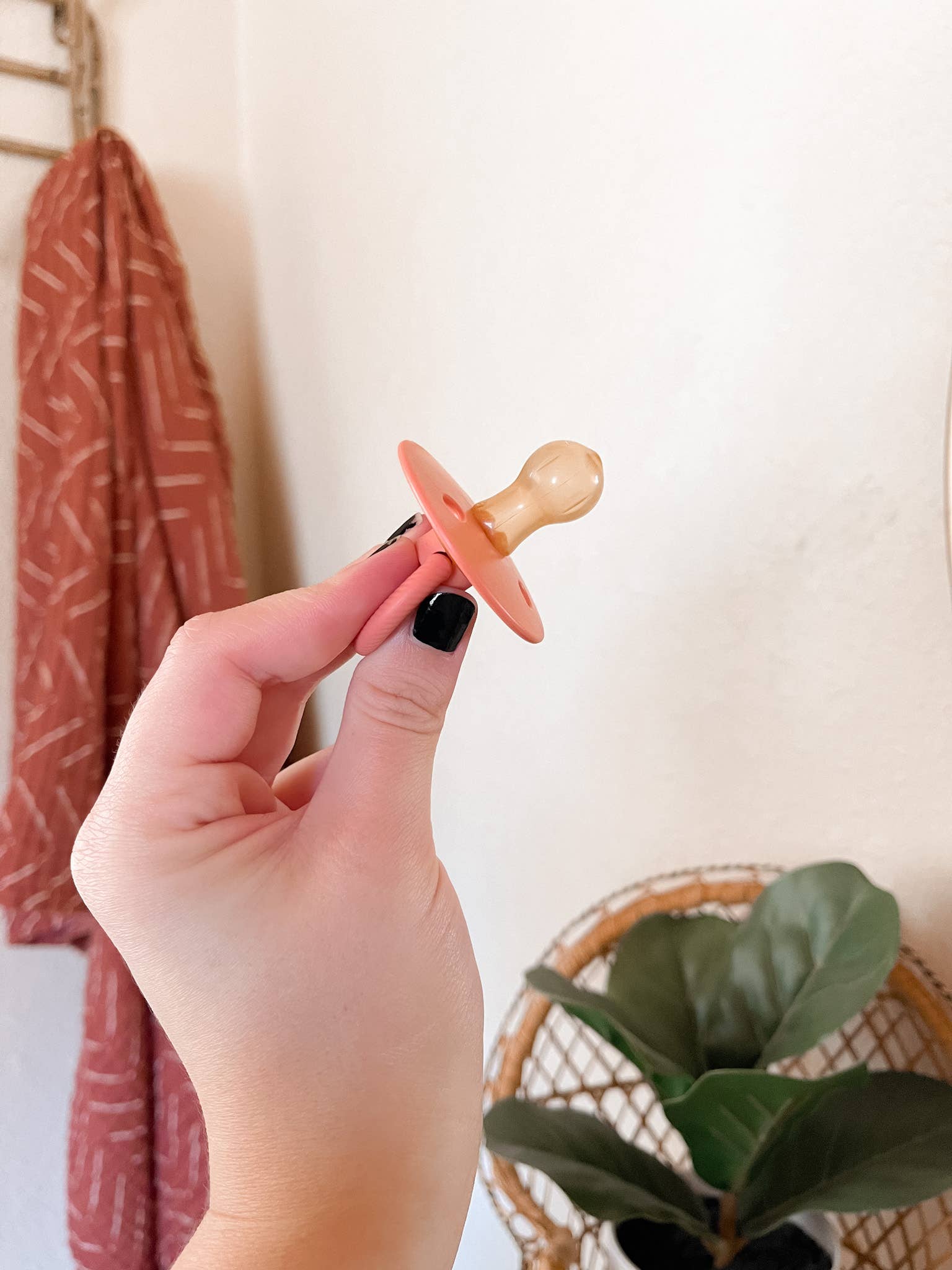 Itzy Soother Natural Rubber Paci Sets