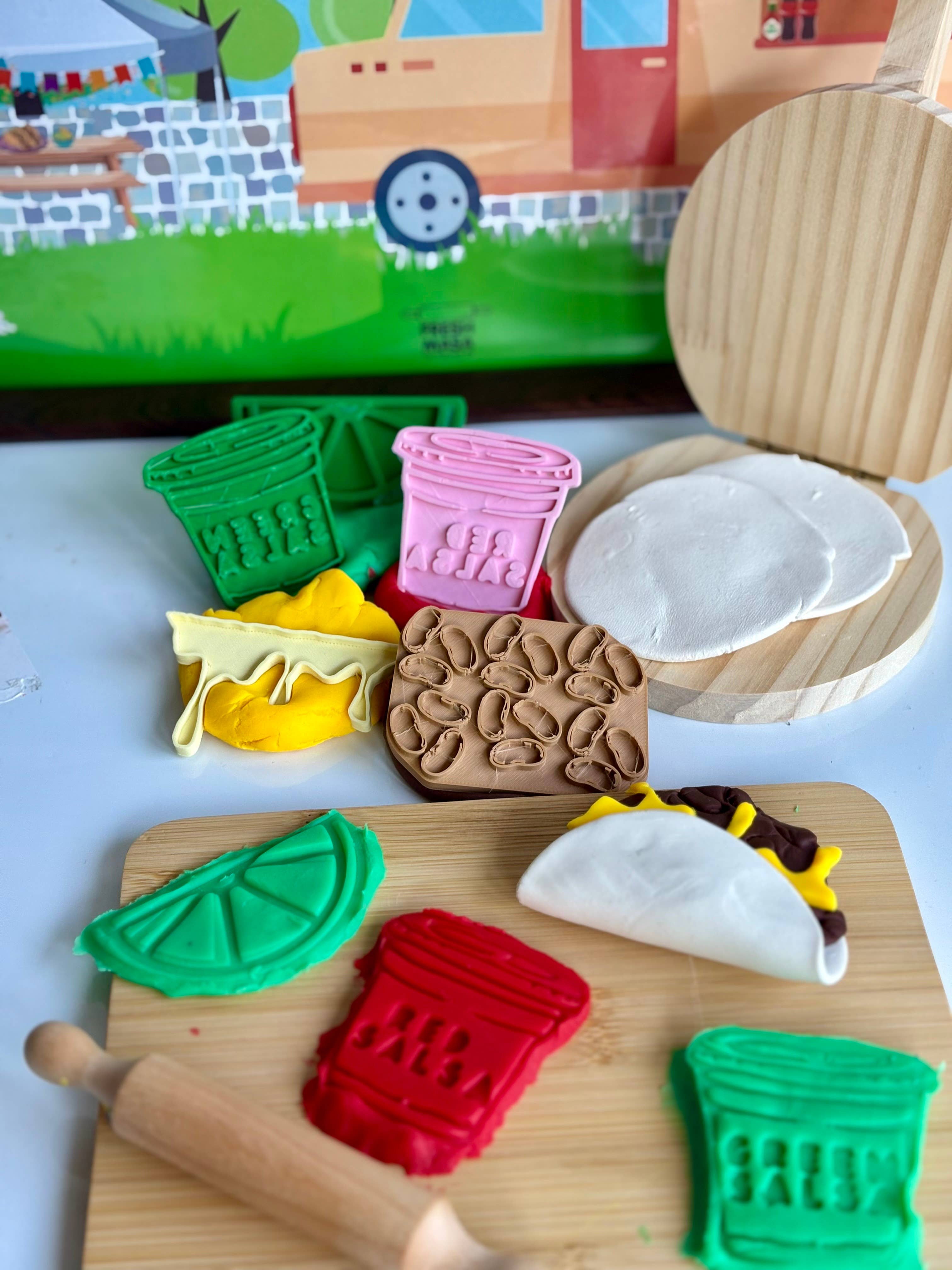 Teeny Taco Play Kit Play Dough & Sensory Kit