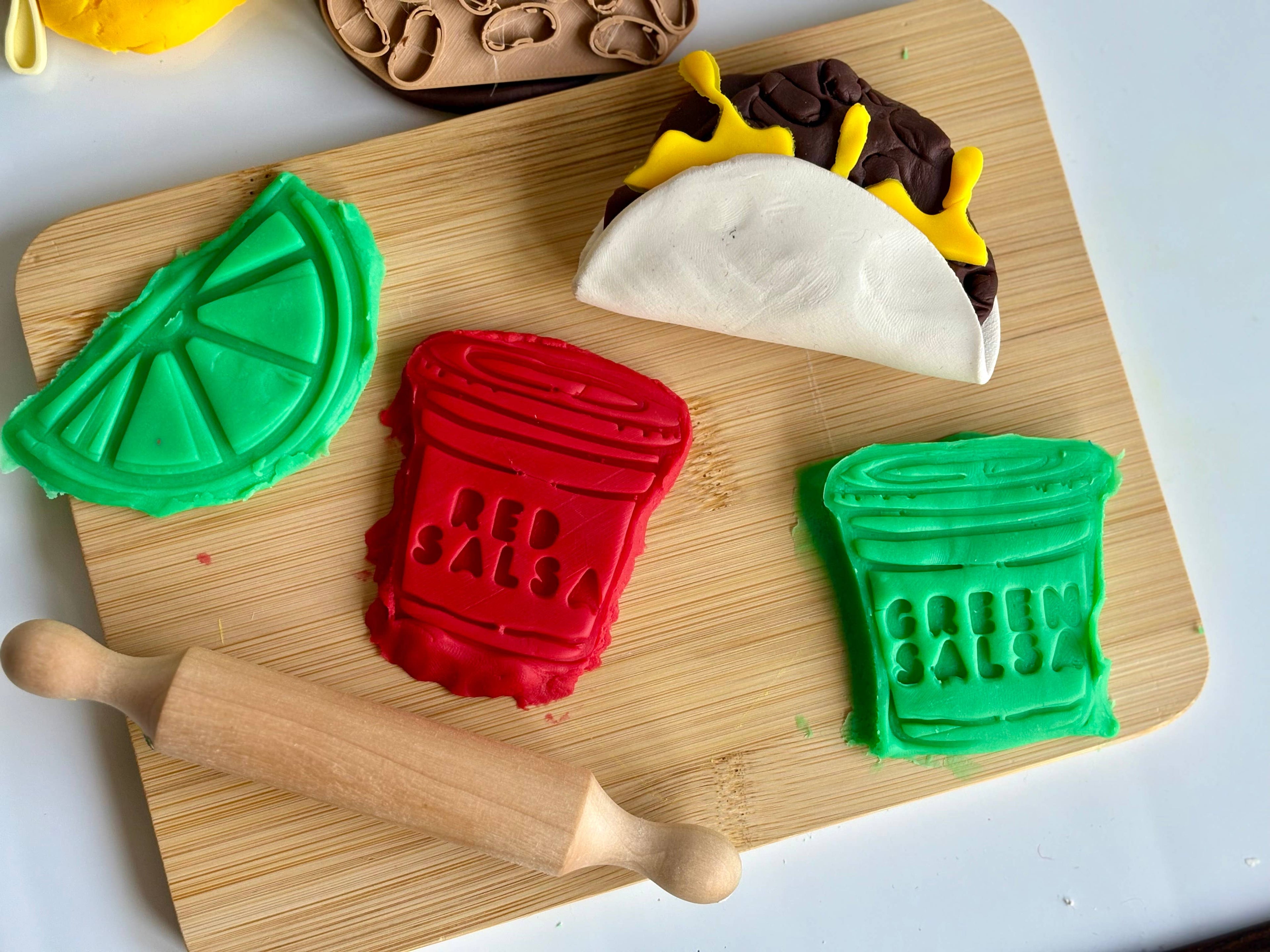 Teeny Taco Play Kit Play Dough & Sensory Kit
