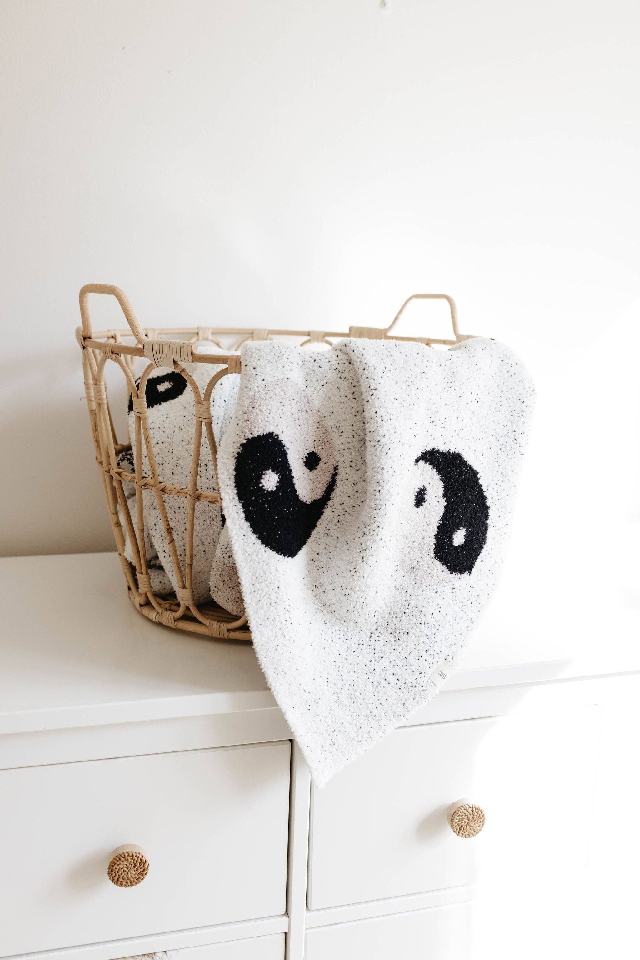Plush Blanket | Black & White Yin Yang - ADULT