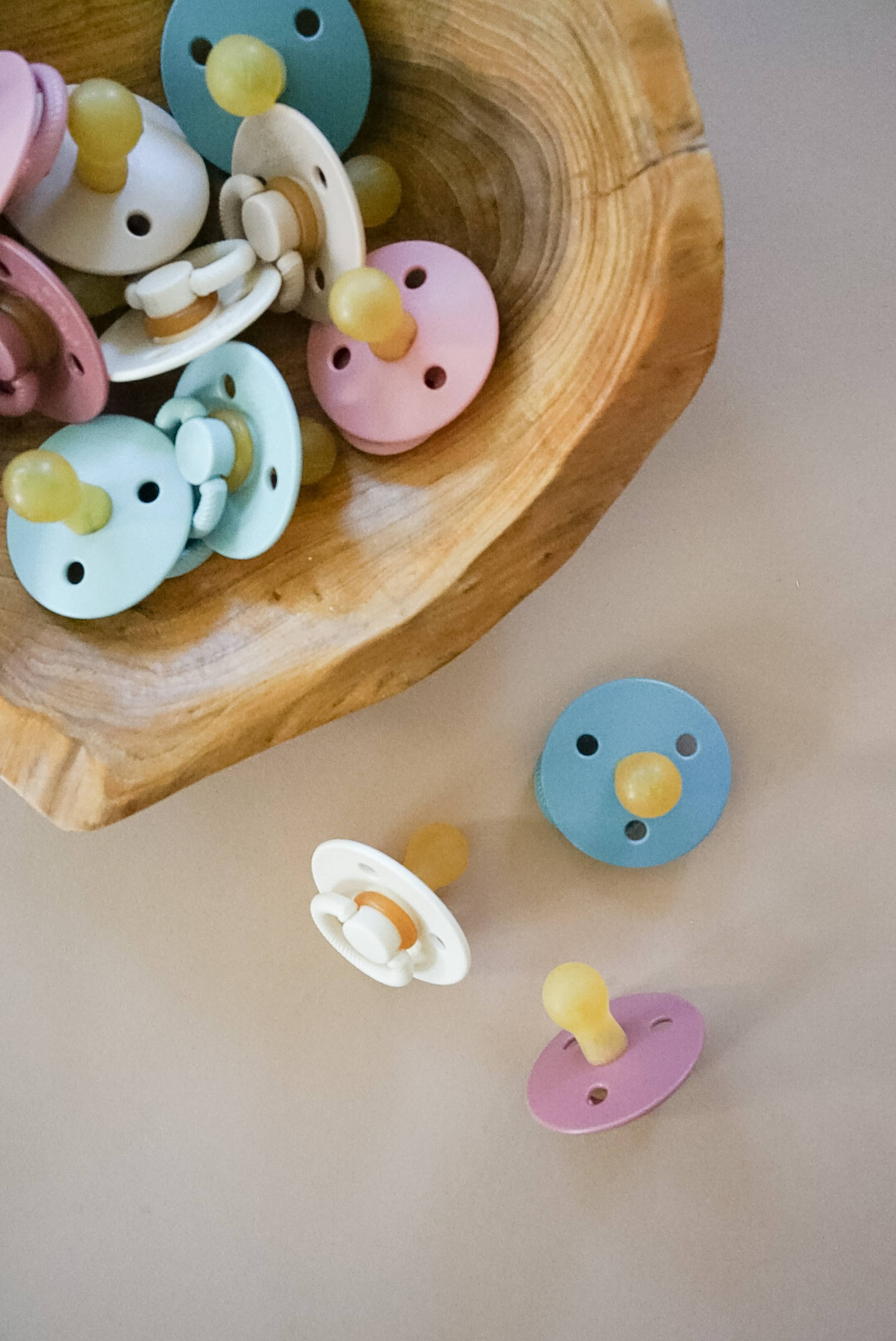 Itzy Soother Natural Rubber Paci Sets