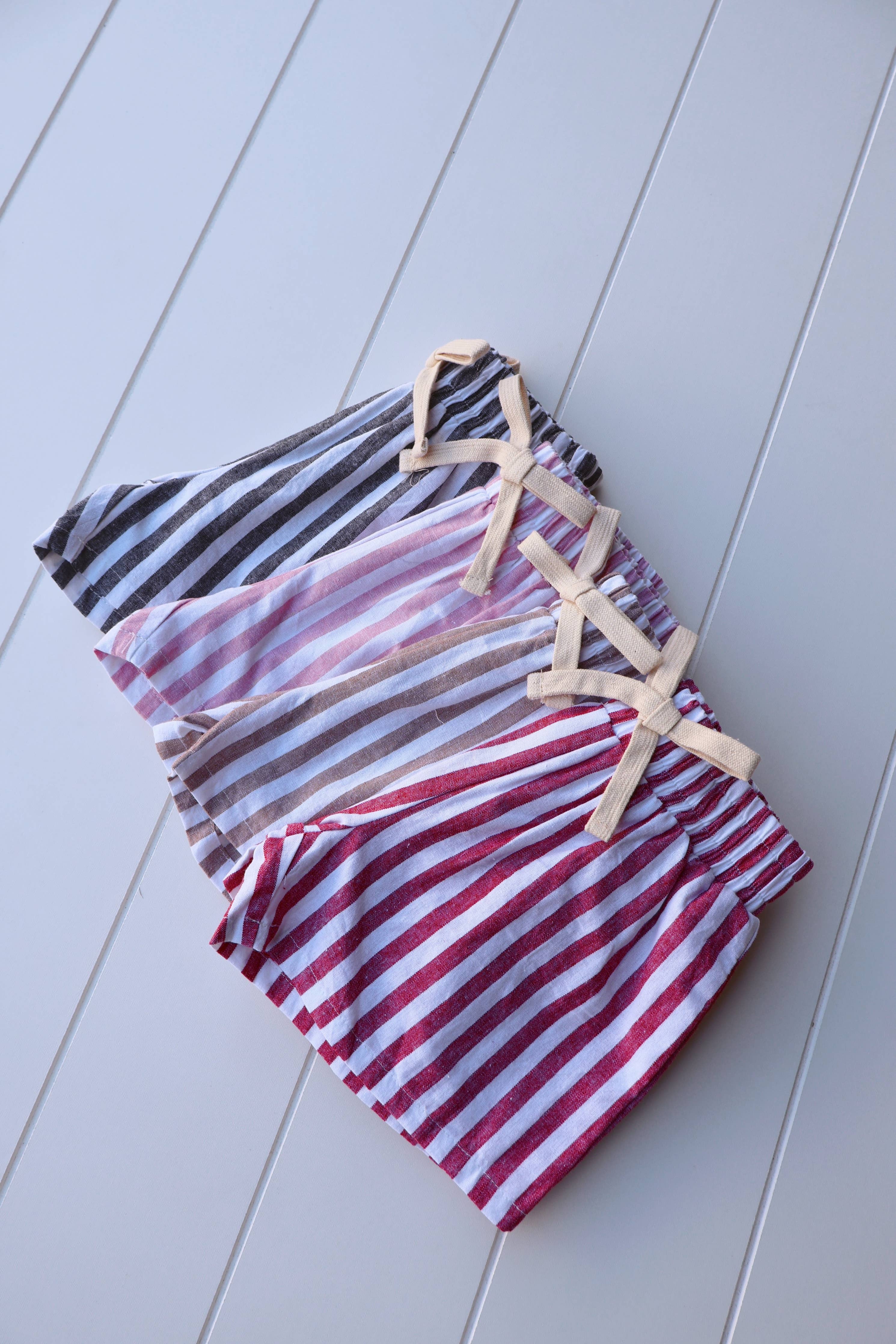 Vintage Stripe Shorts: Black Stripe