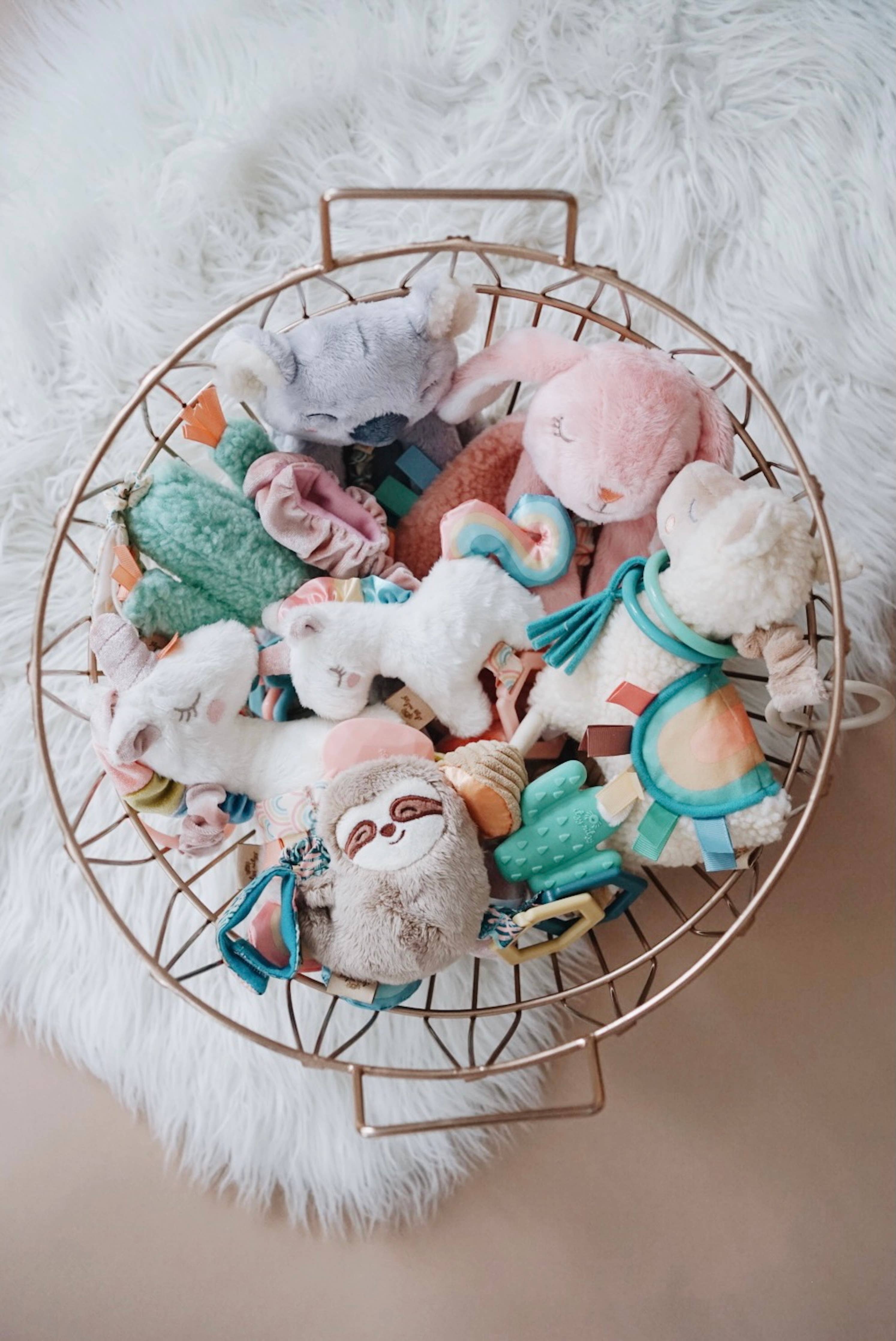 Itzy Friends Link & Love™ Activity Plush with Teether Toy - unicorn