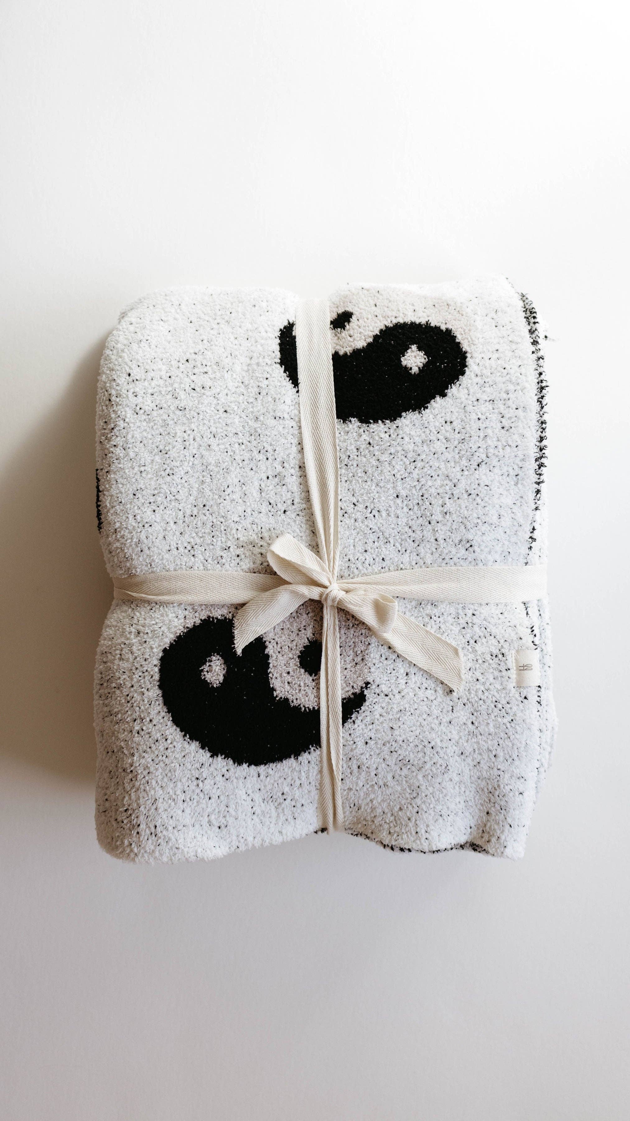 Plush Blanket | Black & White Yin Yang - ADULT