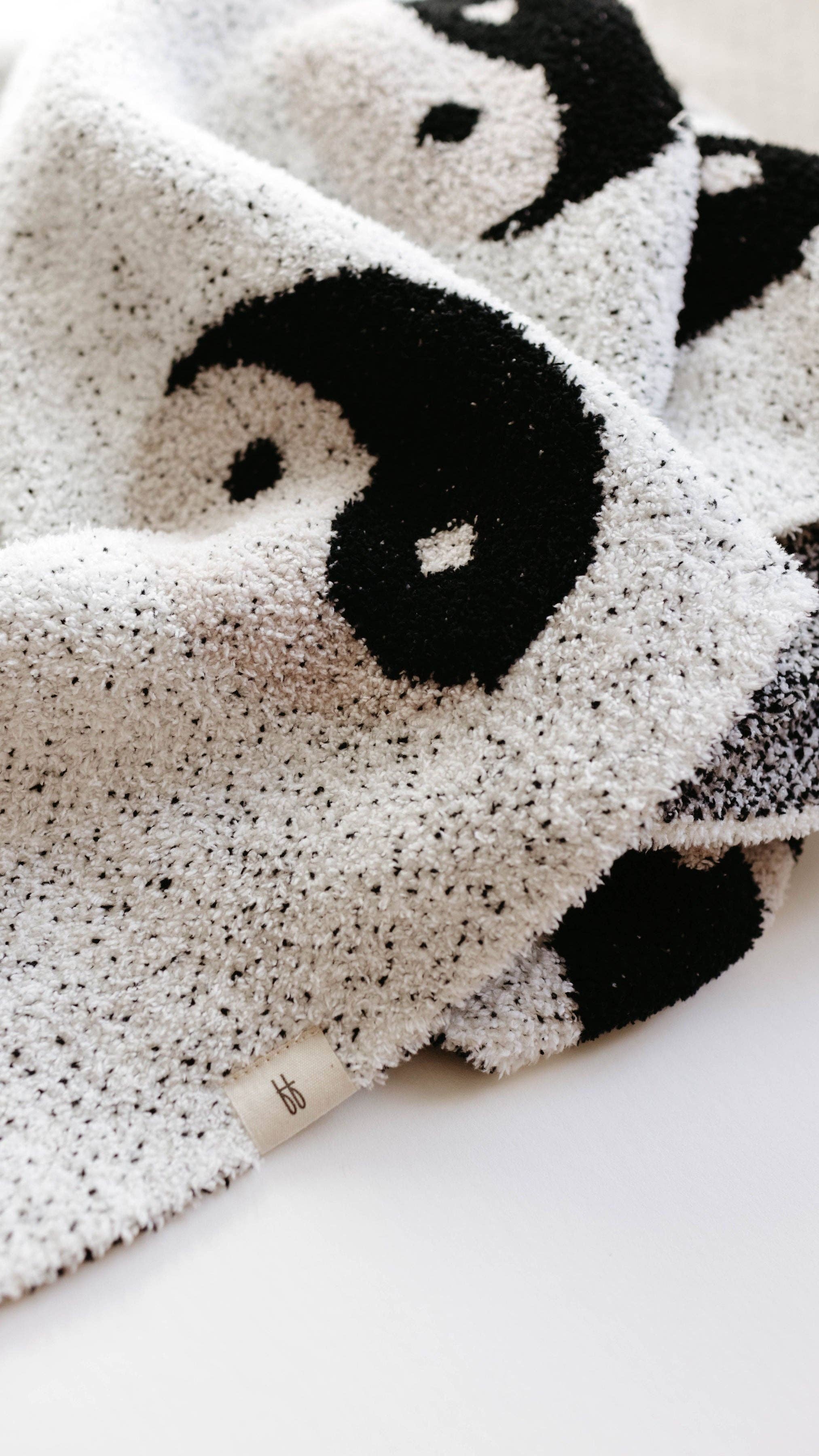 Plush Blanket | Black & White Yin Yang - ADULT