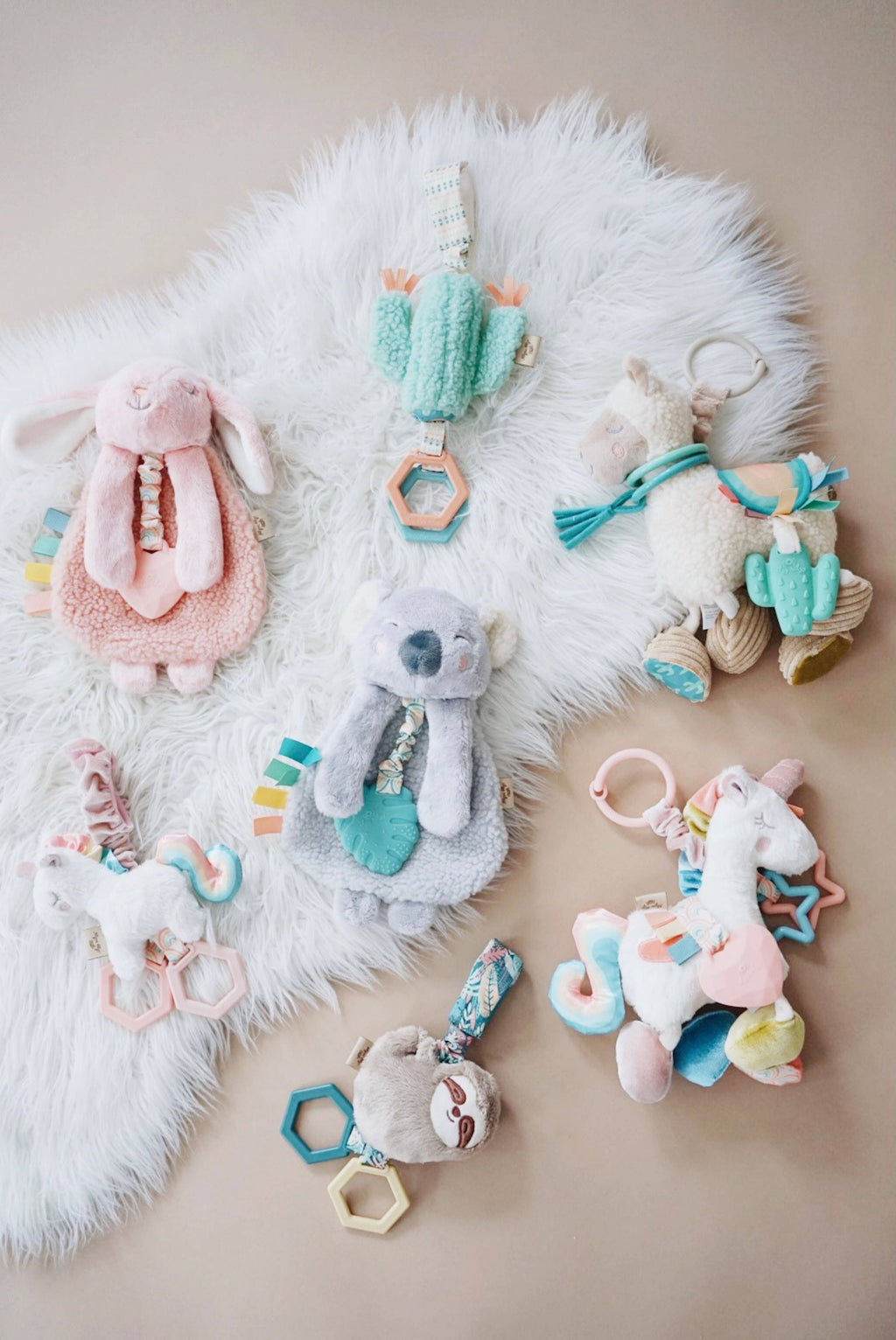 Itzy Friends Link & Love™ Activity Plush with Teether Toy - unicorn