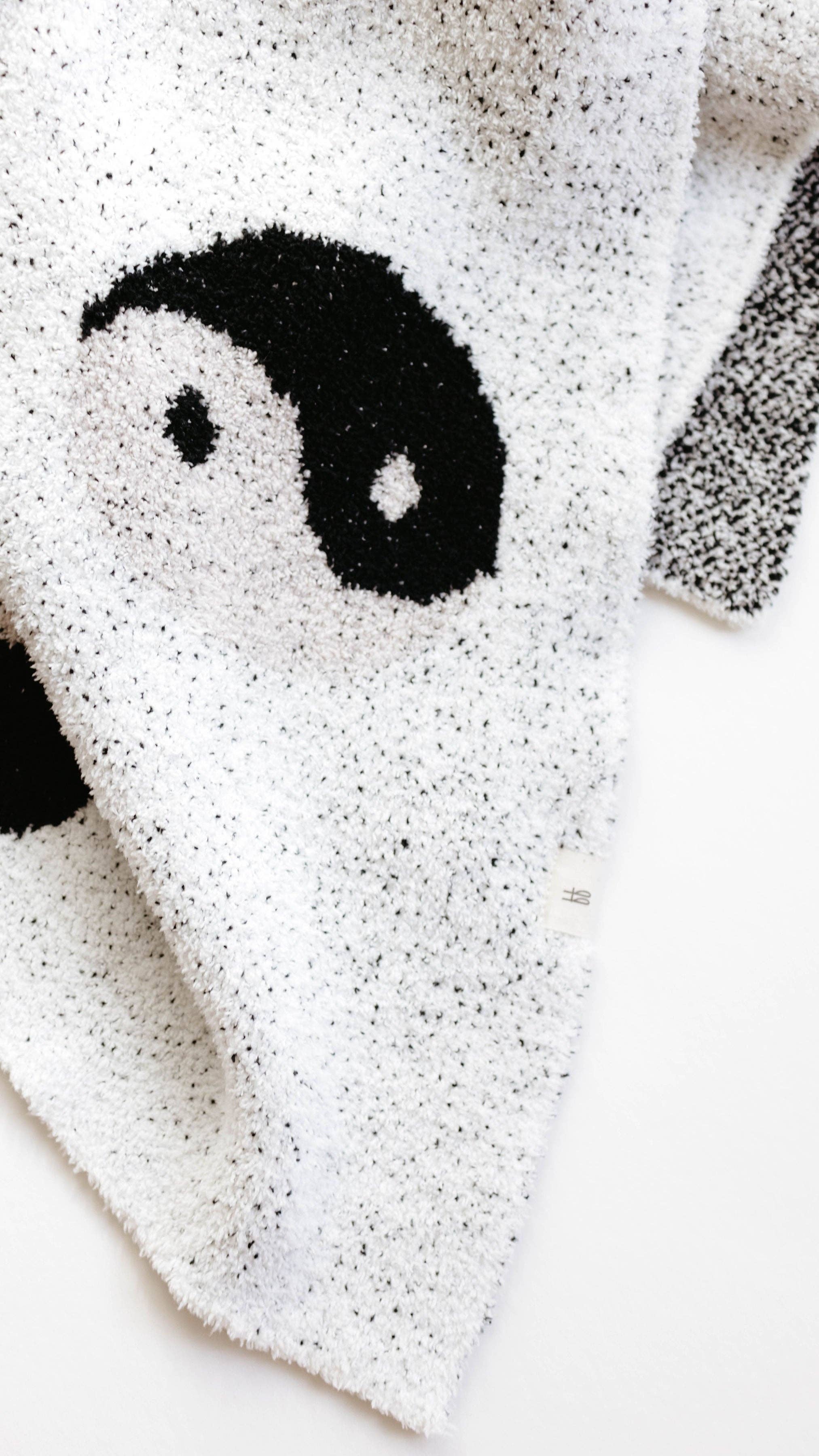 Plush Blanket | Black & White Yin Yang - ADULT