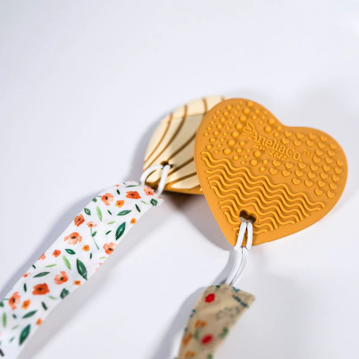 Conchita Teethers