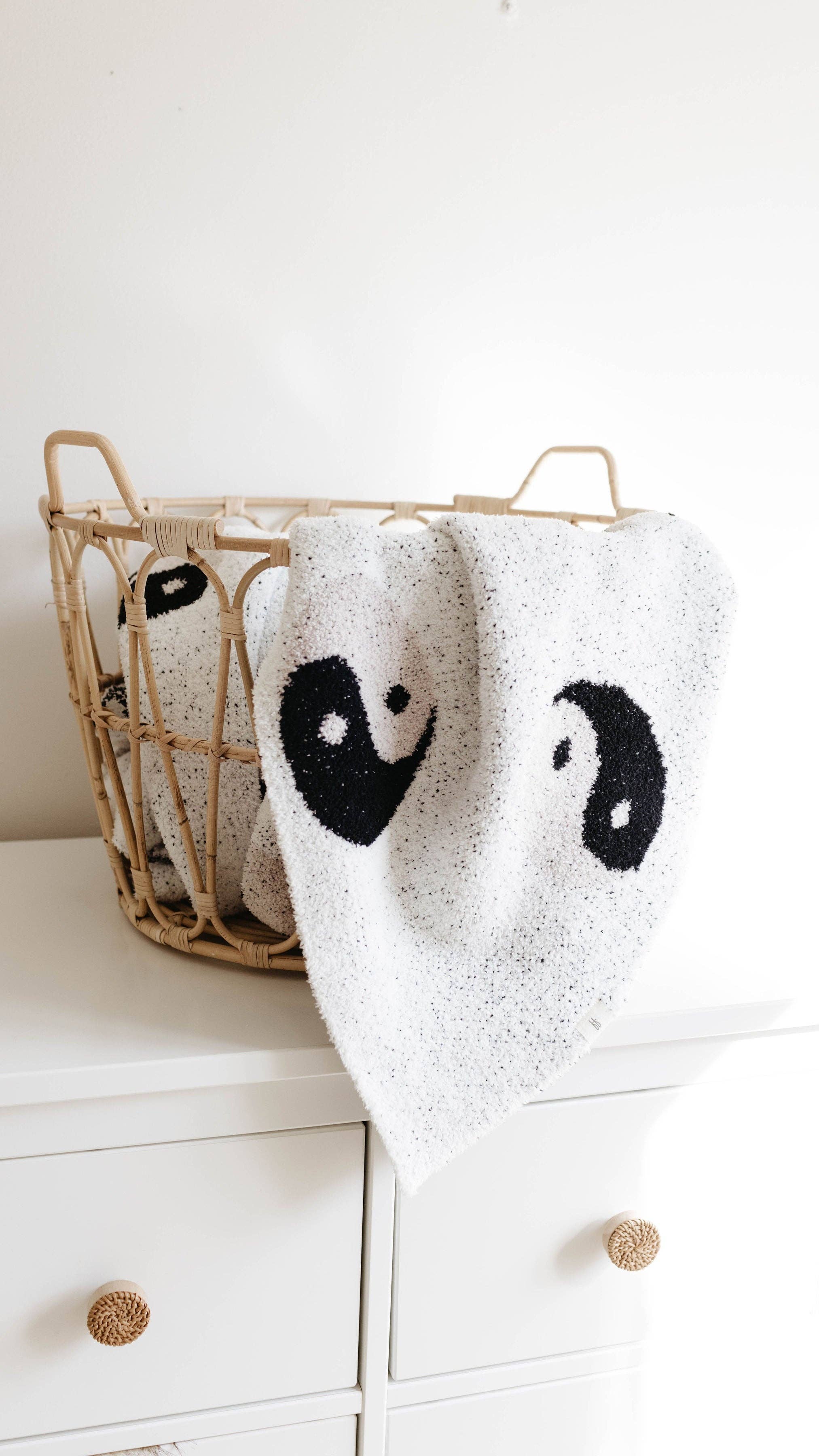 Plush Blanket | Black & White Yin Yang - ADULT