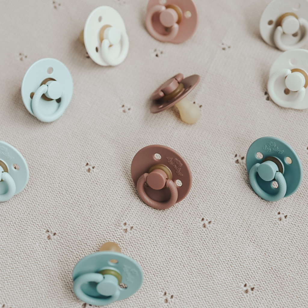 Itzy Soother Natural Rubber Paci Sets